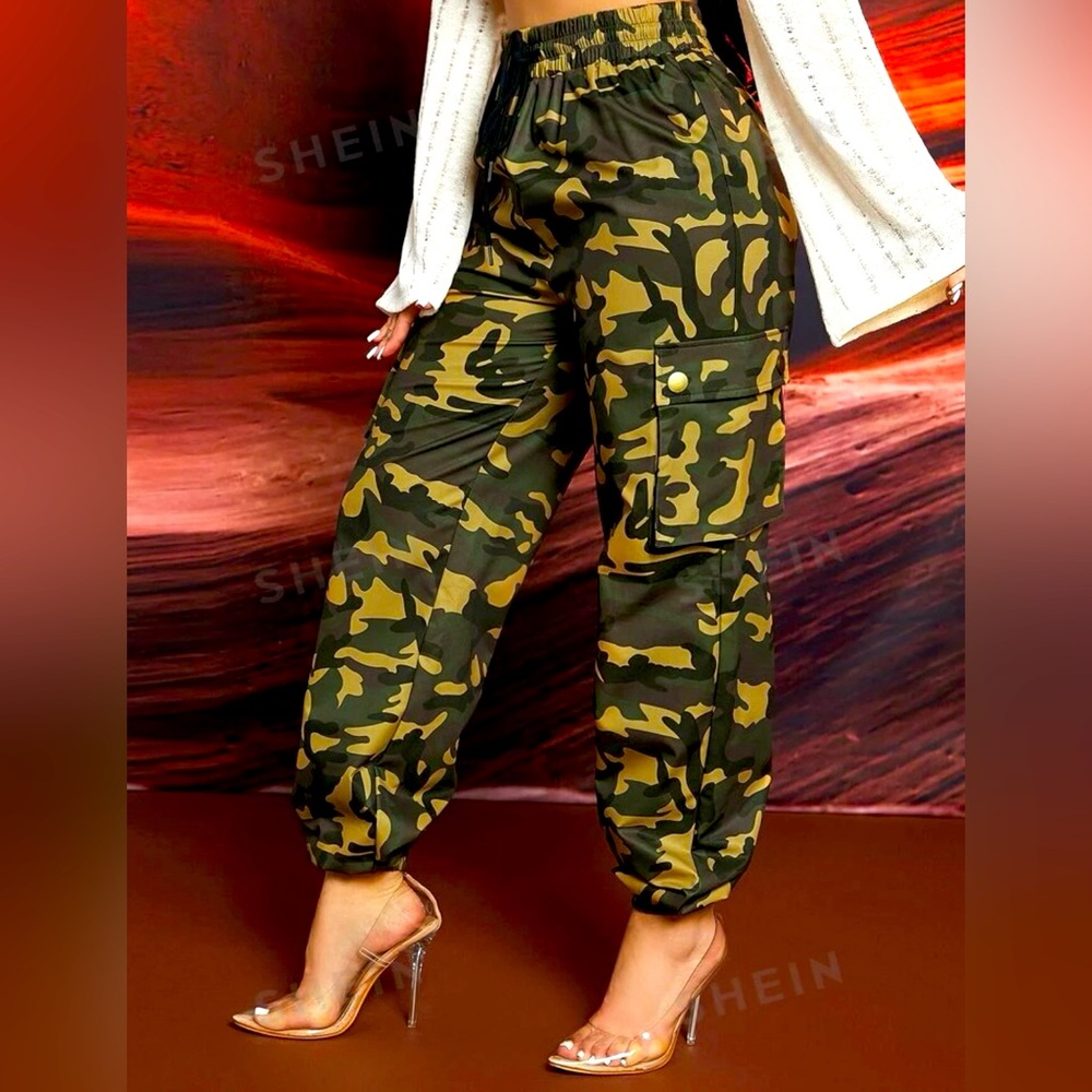 NWOT Camouflage Women’s Pants